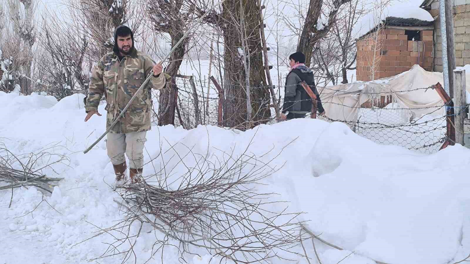 Muş’ta besicilerden alternatif yem yöntemi
