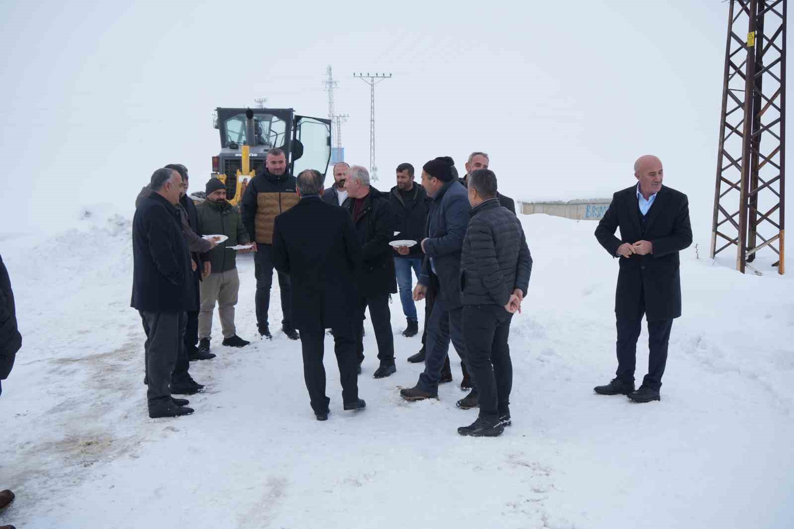 Muş’ta ekipler seferber oldu: 7 bin kilometre yol açıldı
