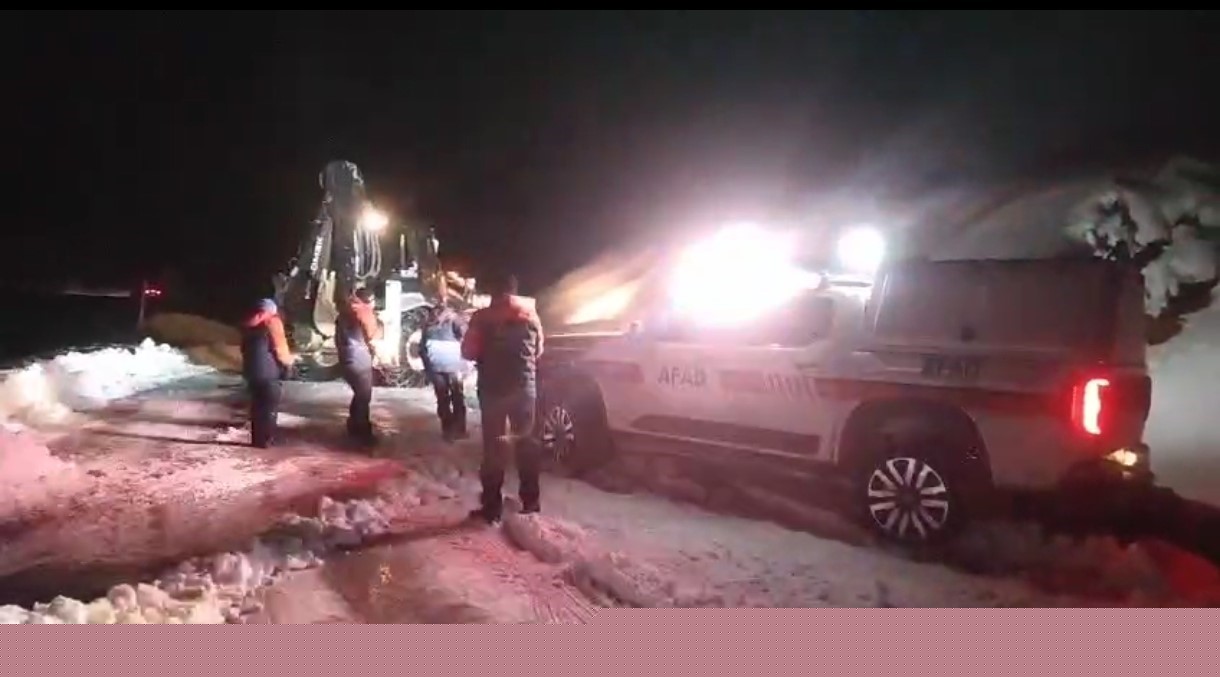 Muş’ta fırtınada mahsur kalan AFAD ekipleri kurtarıldı
