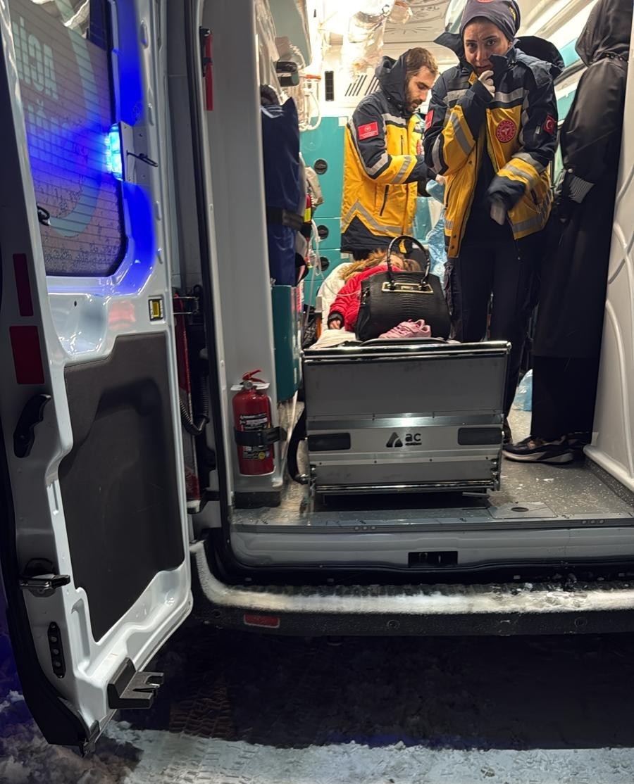 Muş’ta hasta çocuğa ulaşmak için ekipler seferber oldu
