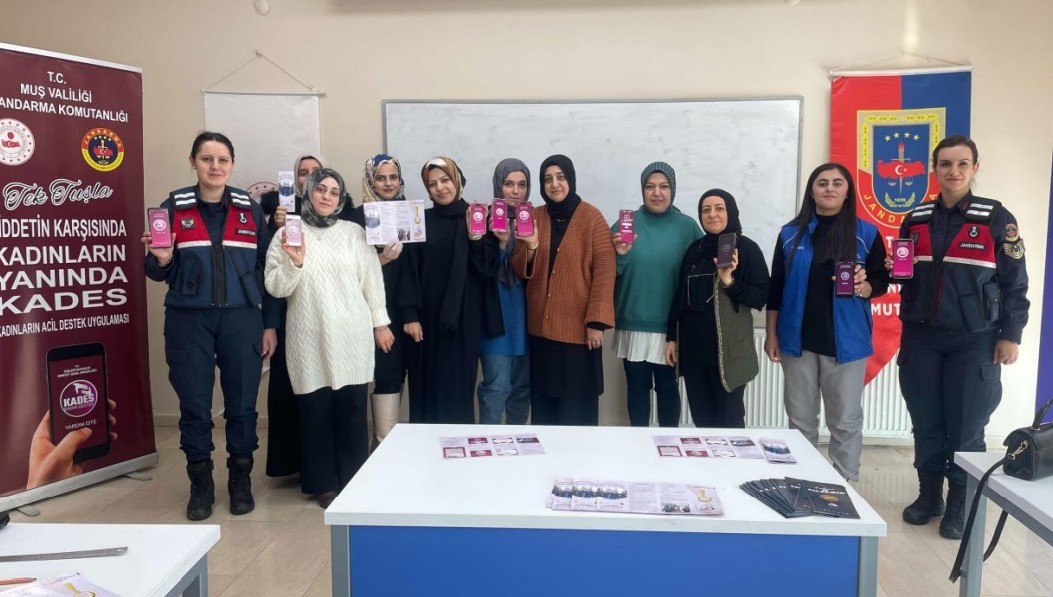 Muş’ta kadınlara yönelik KADES bilgilendirmesi
