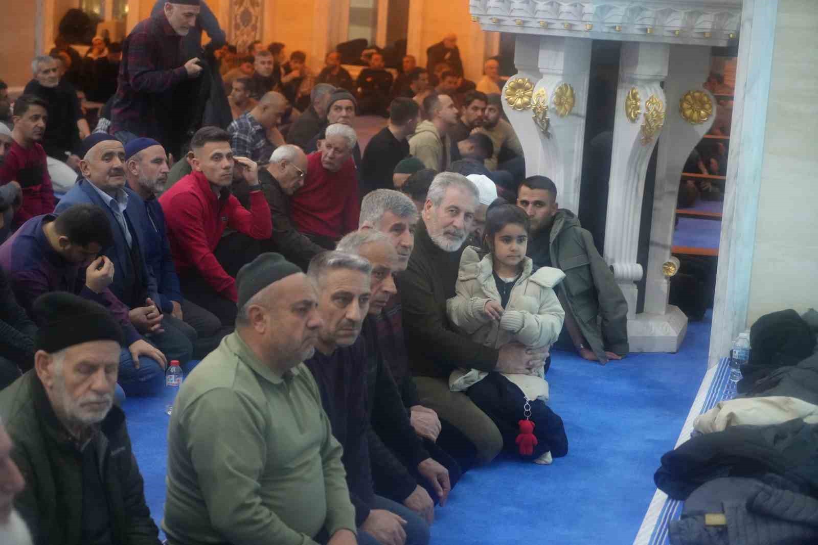 Muş’ta Kadir Gecesi dualarla idrak edildi
