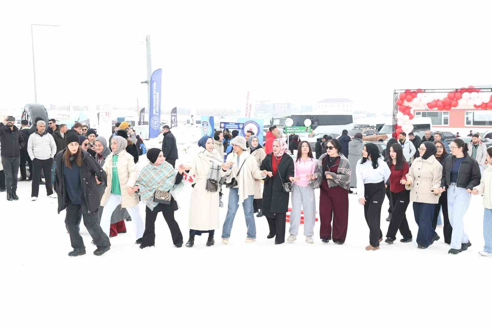 Muş’ta "Kar Festivali" renkli görüntülere sahne oldu
