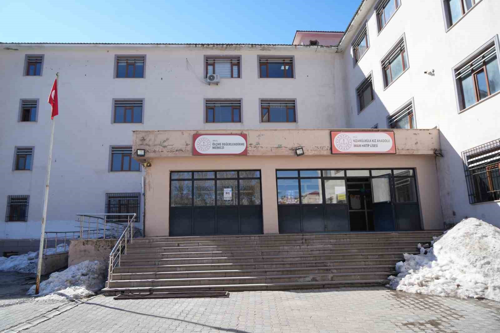 Muş’ta öğrencilerden Ramazan’a özel sınıf ve okul süslemesi
