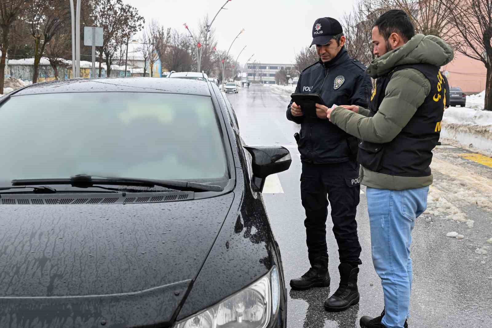Muş’ta okul çevrelerinde güvenlik uygulaması

