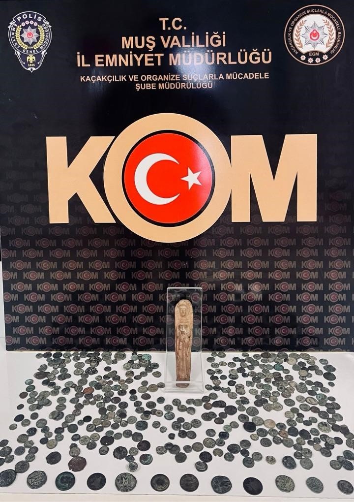 Muş’ta tarihi eser ve kaçakçılık operasyonu
