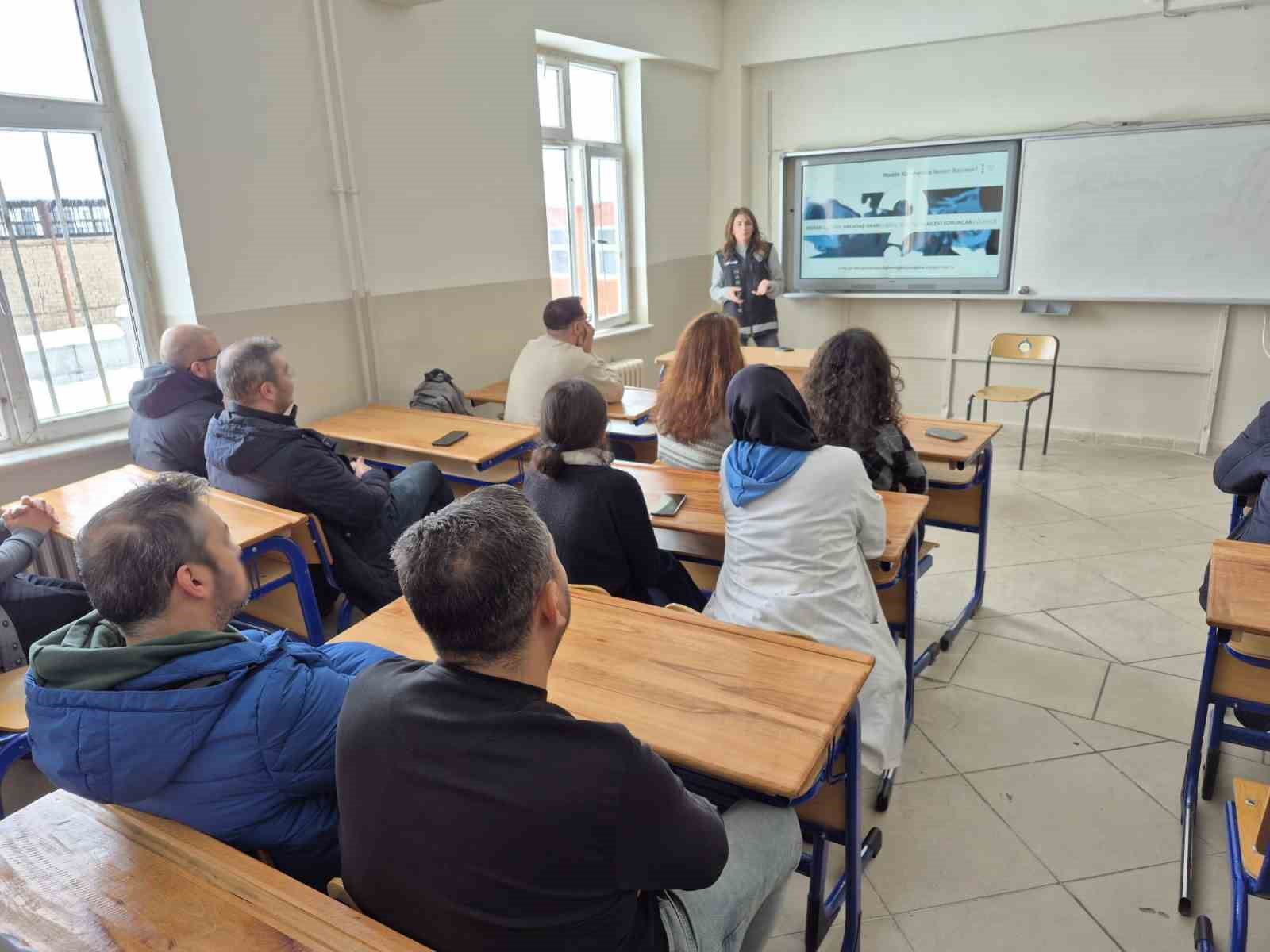 Muş’ta uyuşturucuyla mücadelede farkındalık seferberliği

