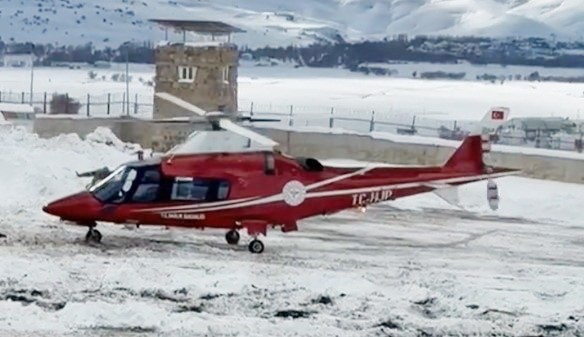 Muş’ta yenidoğan bebek için ambulans helikopter havalandı
