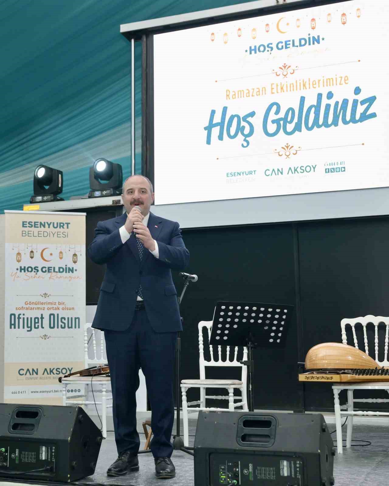 Mustafa Varank ve Can Aksoy, gönül sofrasında Esenyurtlularla bir araya geldi
Mustafa Varank ve Can Aksoy, gönül sofrasında Esenyurtlularla bir araya geldi