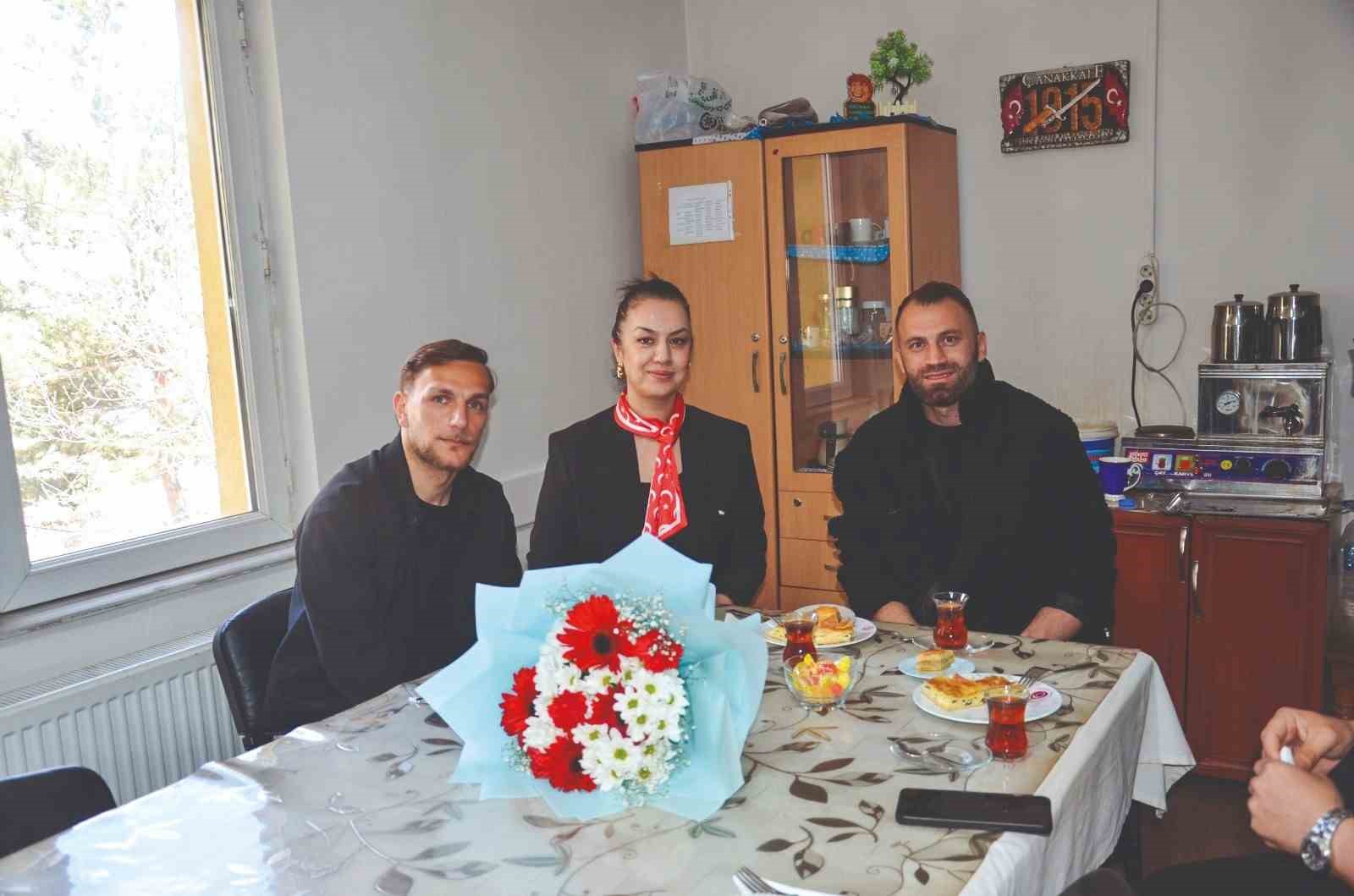 Mustafa Yumlu ve  Sefa Akgün çocukların çağrısını cevapsız bırakmadı
