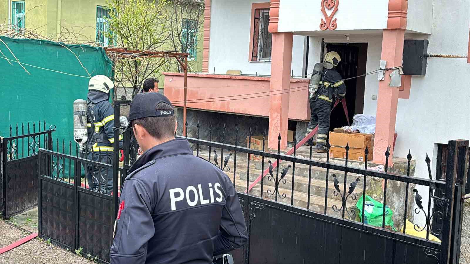 Müstakil evde baca yangını paniğe neden oldu
