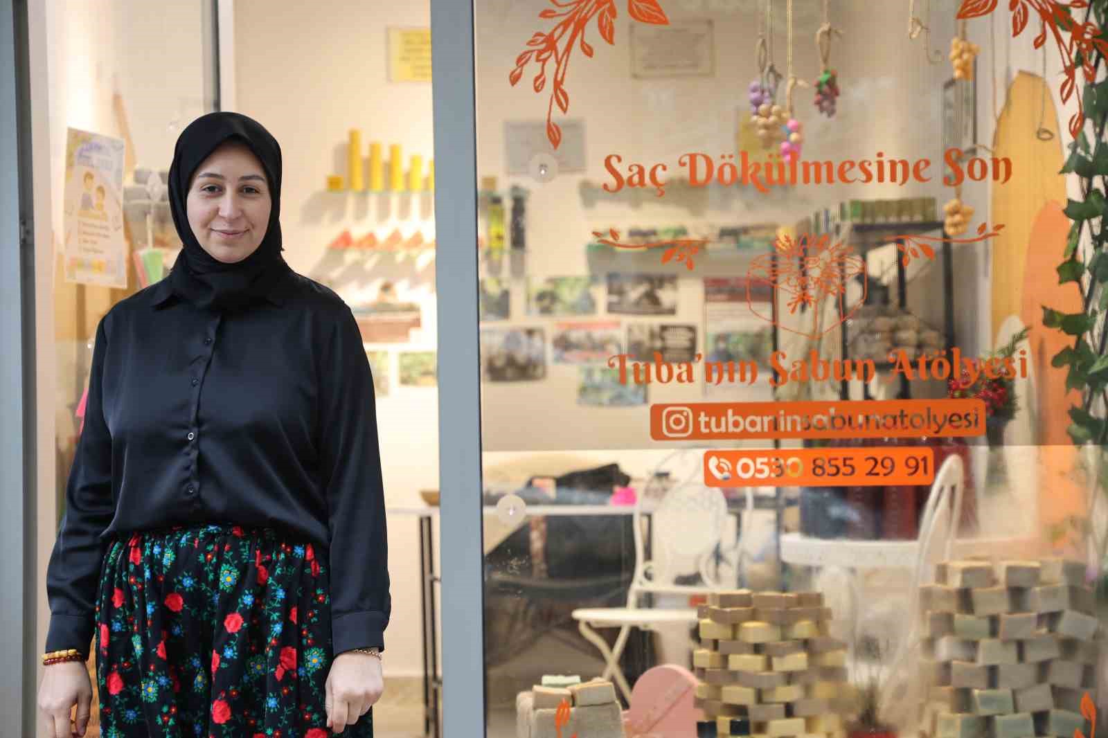 Mutfağında 3 çeşitle başladı, 100 çeşitle dükkan açtı
