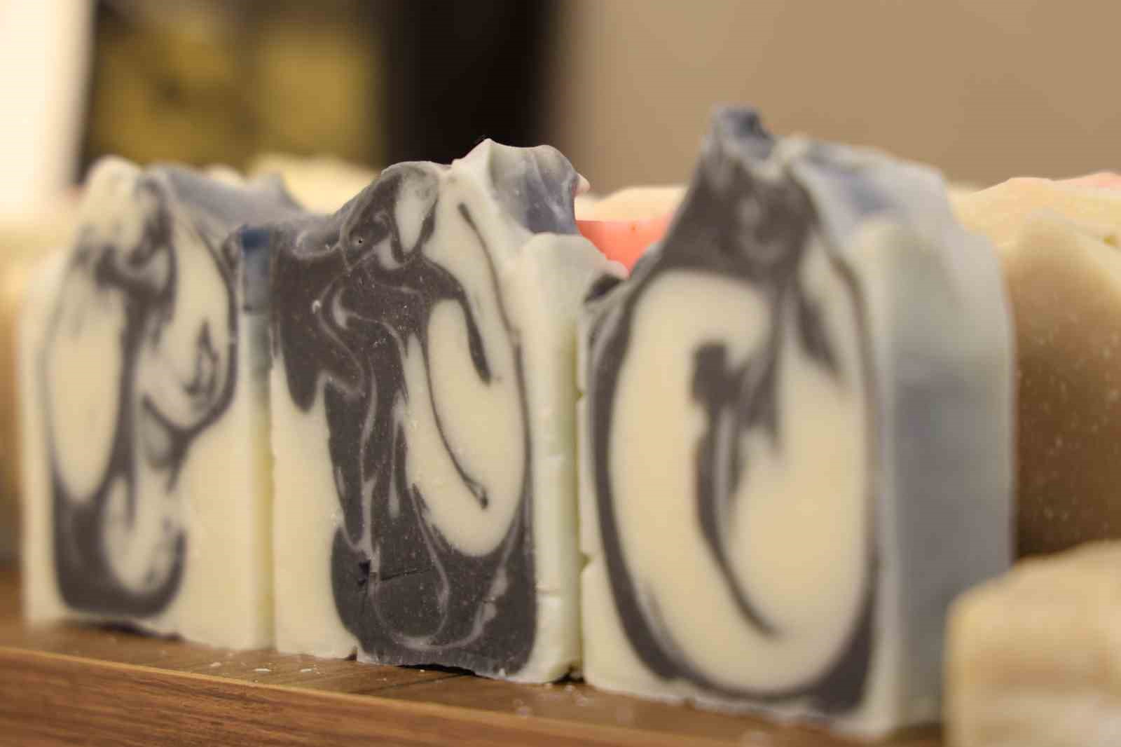 Mutfağında 3 çeşitle başladı, 100 çeşitle dükkan açtı
