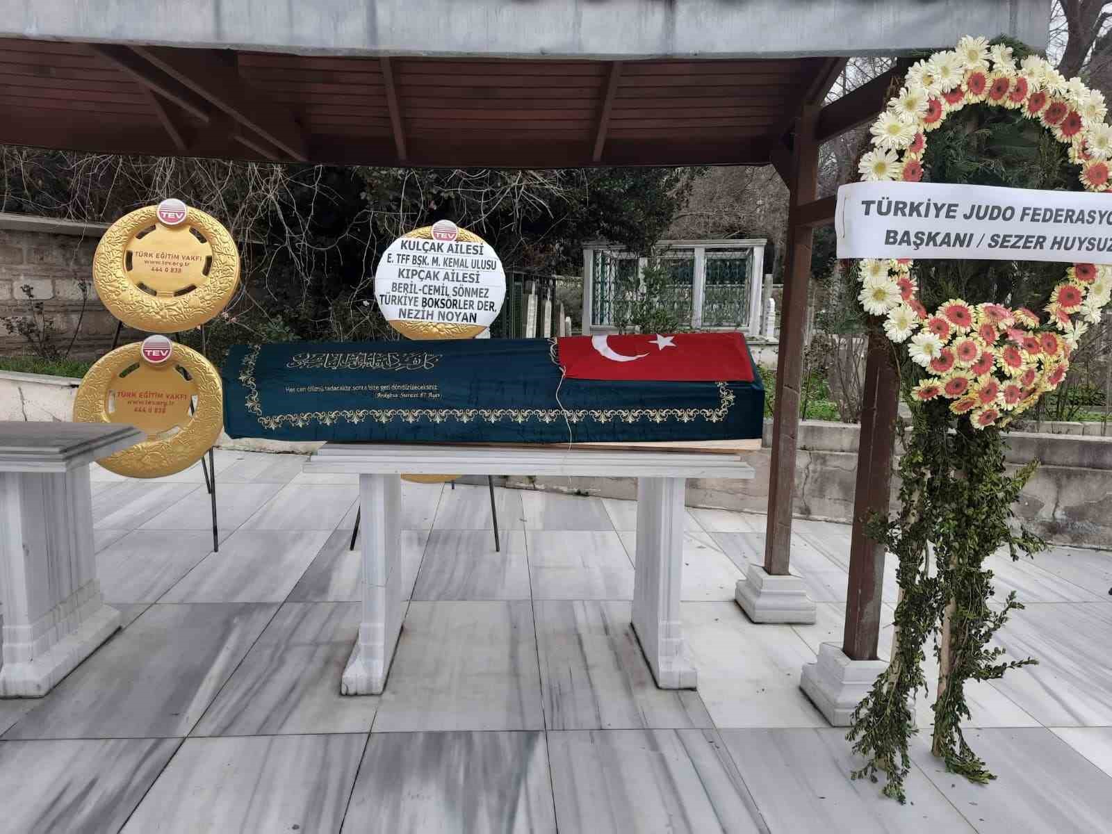 Muzaffer Ilıcak son yolculuğuna uğurlandı
