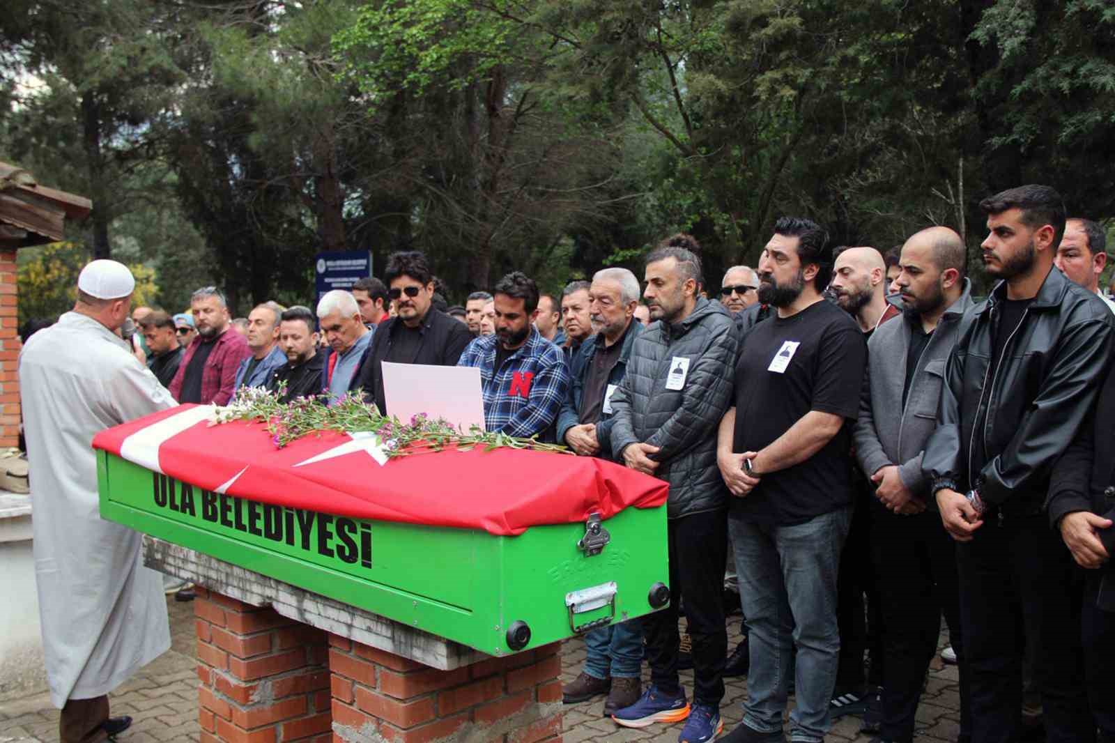 Müzisyen Rıza Tamer Şişman Akyaka’da toprağa verildi
