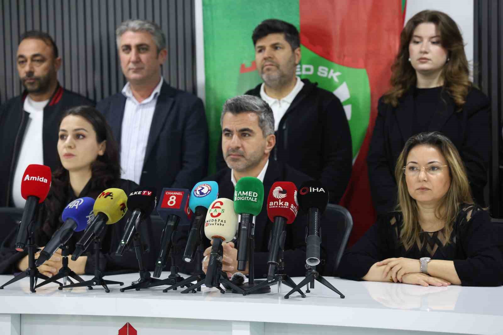 Nahit Eren: "Amedspor, suskun kalmayacak"
Nahit Eren: "Amedspor, suskun kalmayacak"