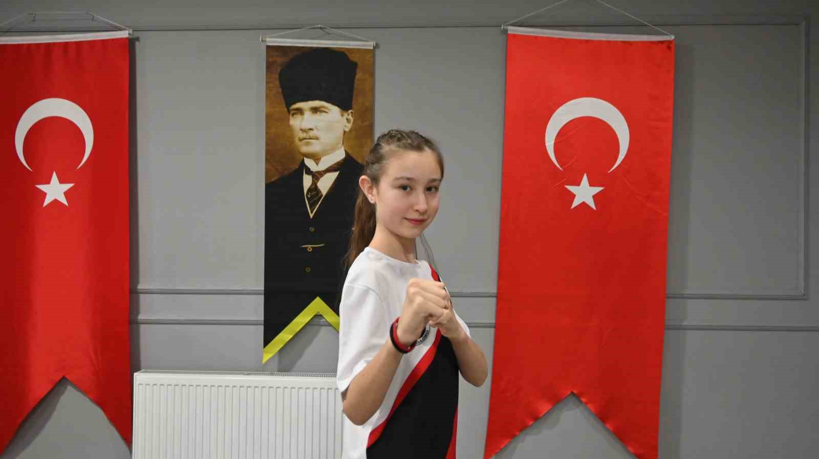 Namağlup taekwondocu 20’nci, öğrencileri de ilk şampiyonluğunu kazandı
Namağlup taekwondocu 20’nci, öğrencileri de ilk şampiyonluğunu kazandı