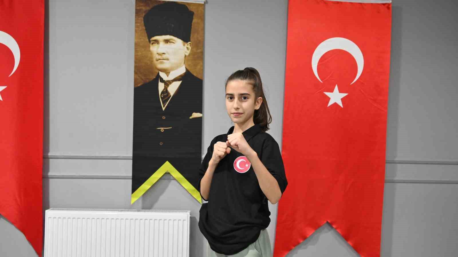 Namağlup taekwondocu 20’nci, öğrencileri de ilk şampiyonluğunu kazandı
Namağlup taekwondocu 20’nci, öğrencileri de ilk şampiyonluğunu kazandı