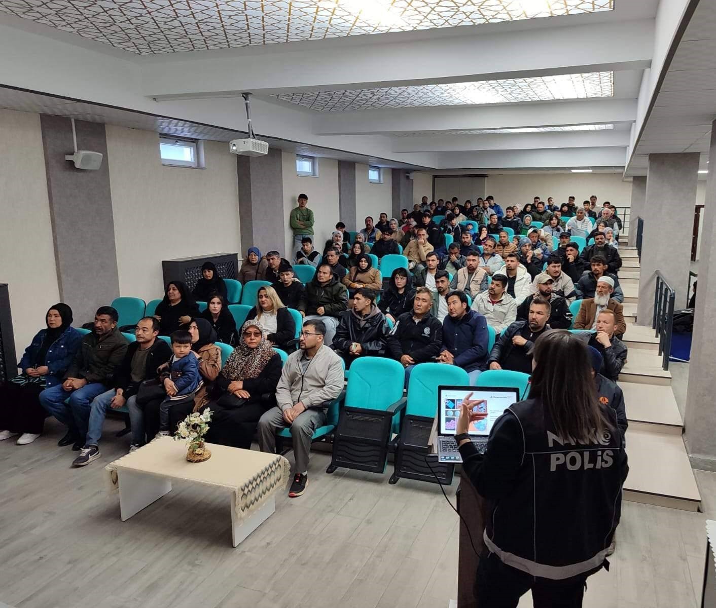 Narkorehber faaliyetleri kapsamında Erzincan’da bilgilendirme semineri

