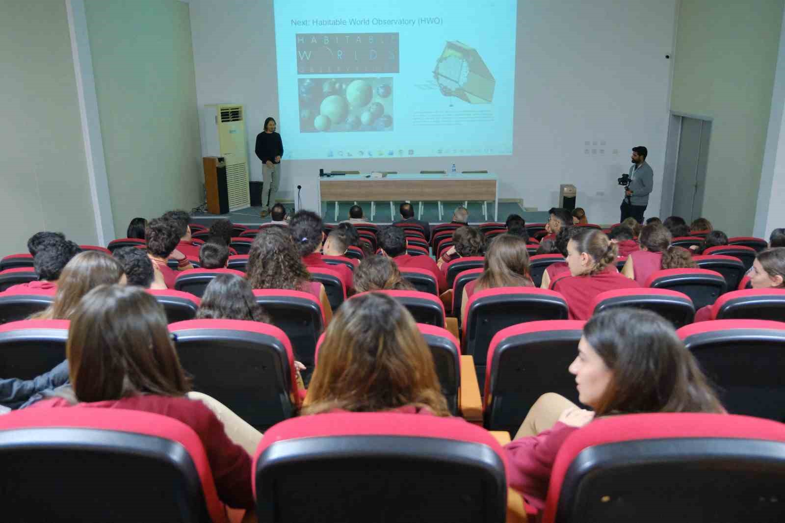 NASA Bilim İnsanı Sidd Bikkannavar öğrencileri ile buluştu
