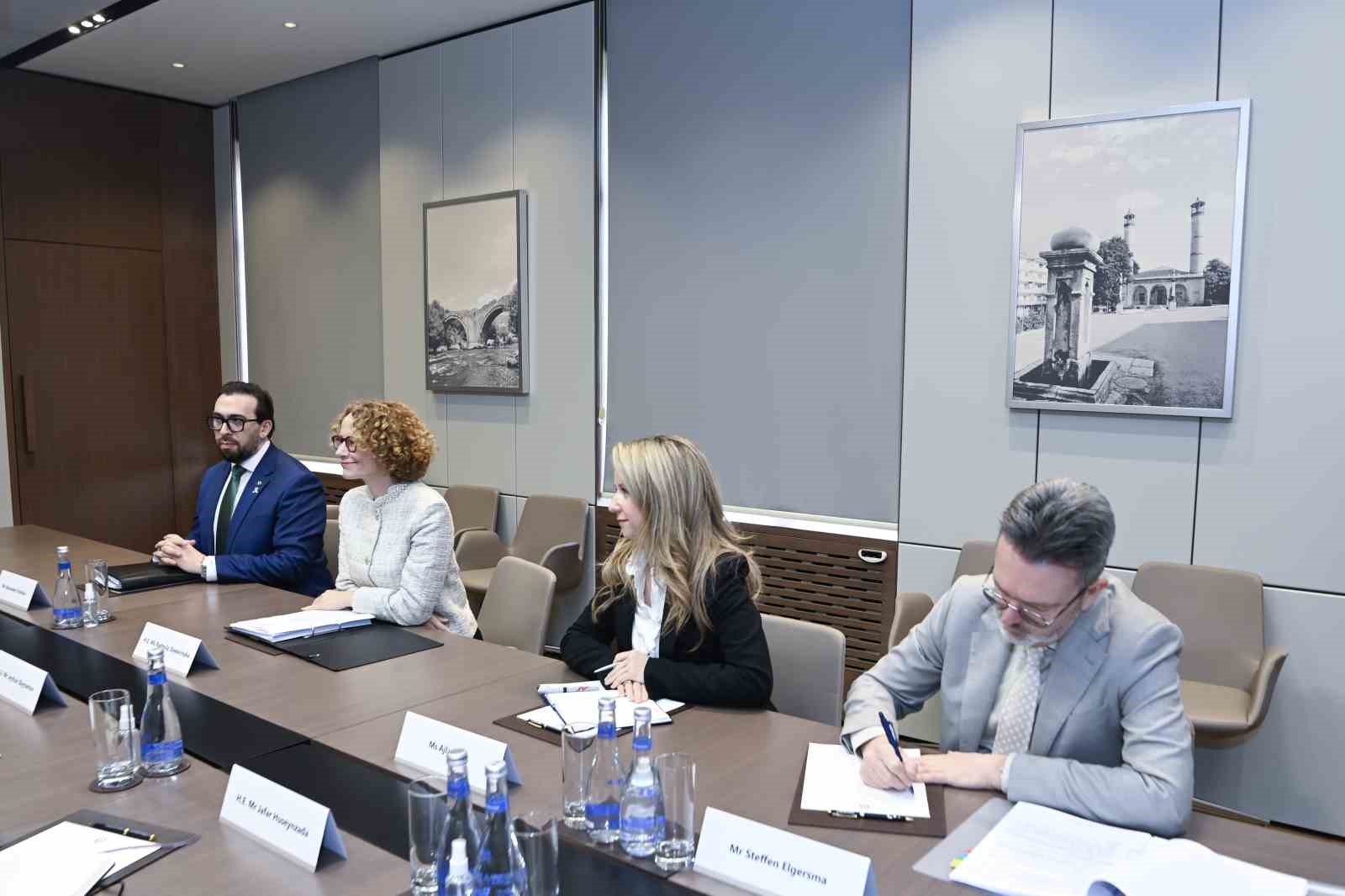 NATO Genel Sekreter Yardımcısı Shekerinska, Azerbaycan Dışişleri Bakanı Bayramov ile bir araya geldi
