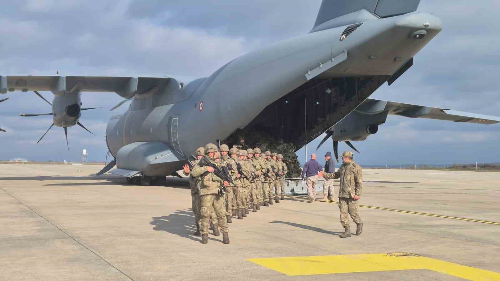 NATO tatbikatından dönen Mehmetçik Çorlu’da törenle karşılandı
