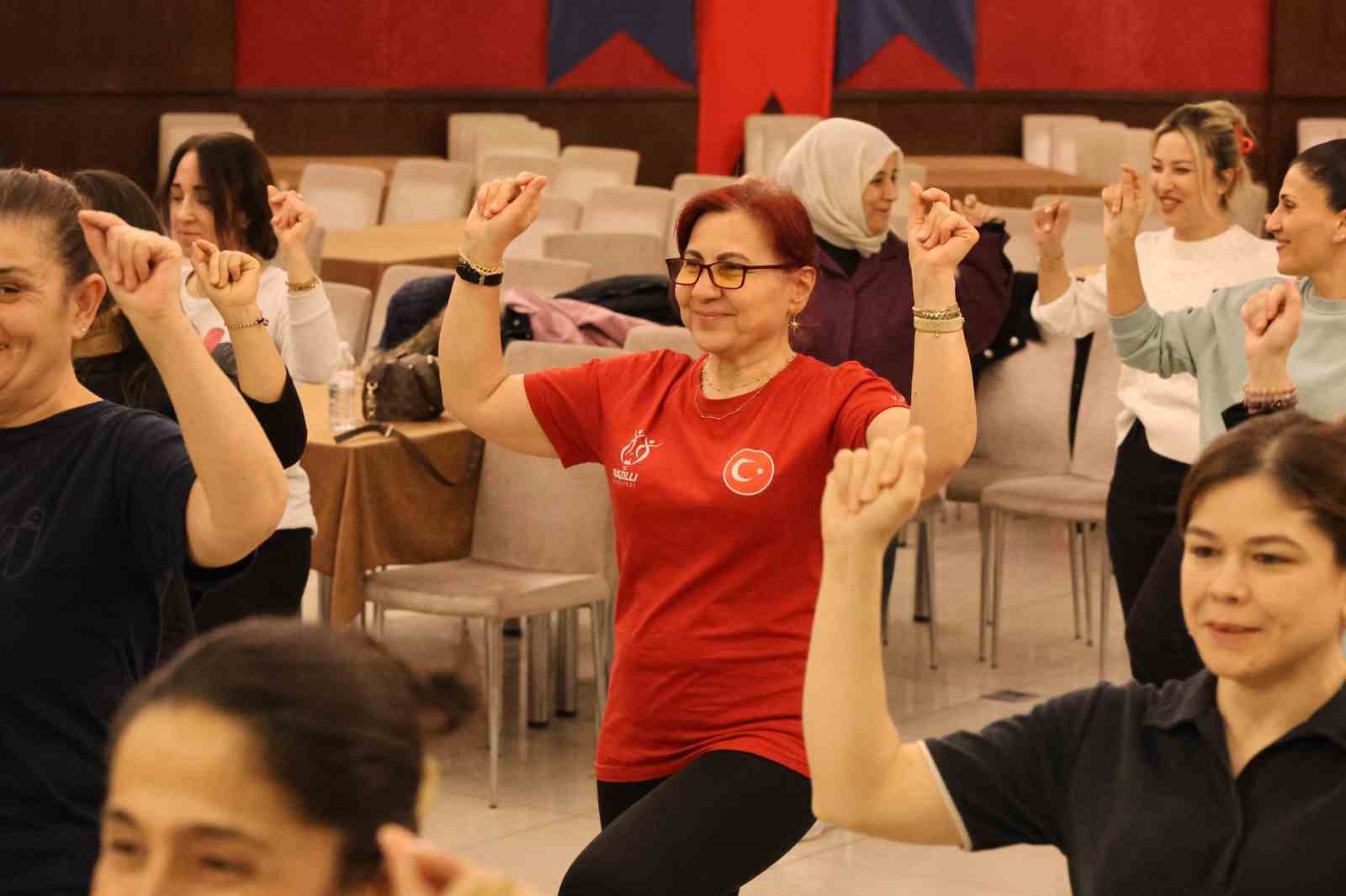 Nazilli Belediyesi halkoyunları ekipleri çalışmalarını sürdürüyor
