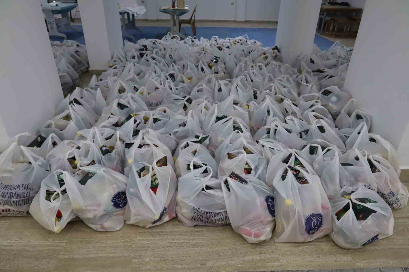 Nazilli Belediyesi Ramazan öncesi gıda yardımlarını artırdı
