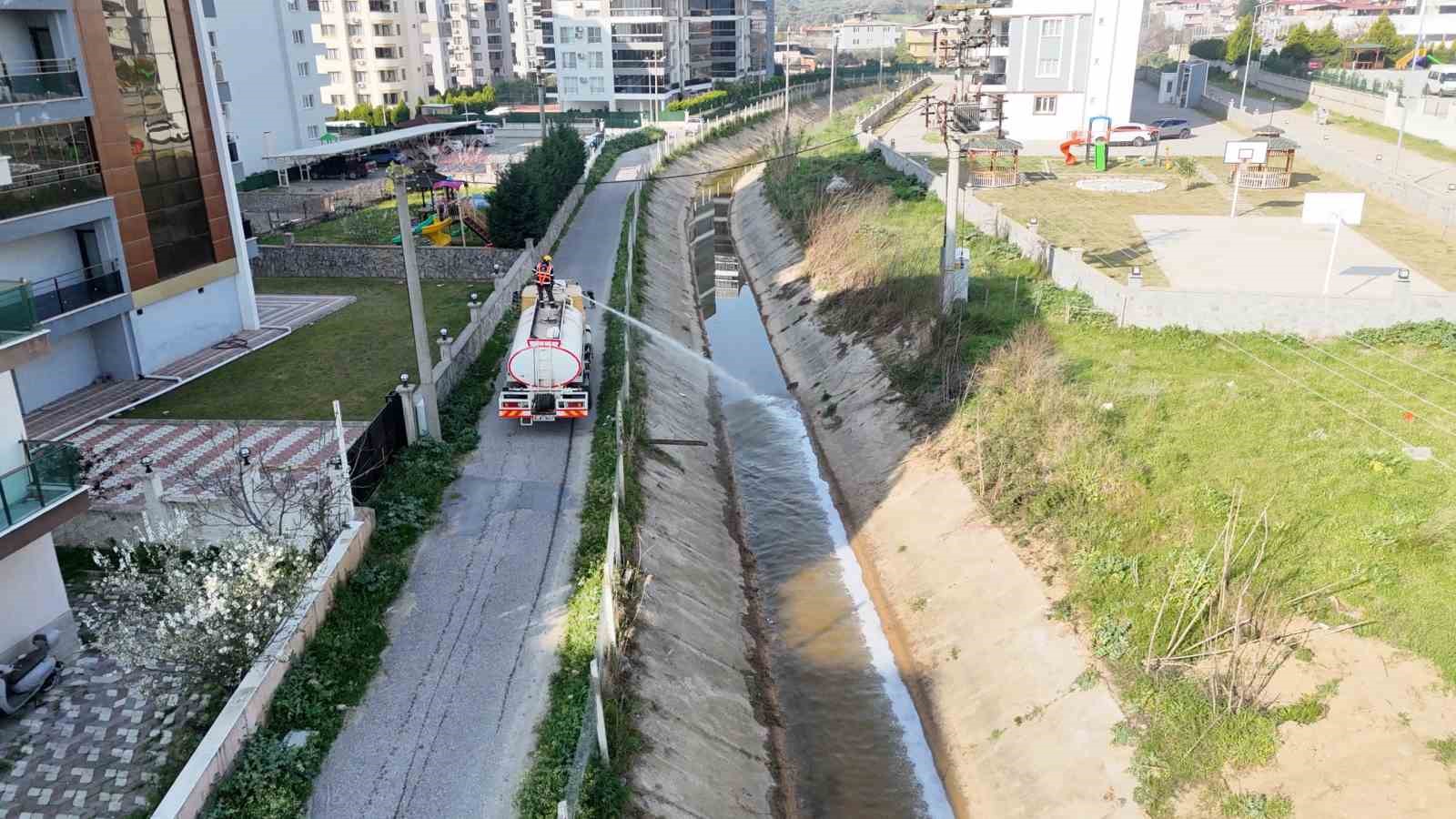 Nazilli Belediyesi sivrisinek ve haşereyle mücadeleye kesintisiz devam ediyor
