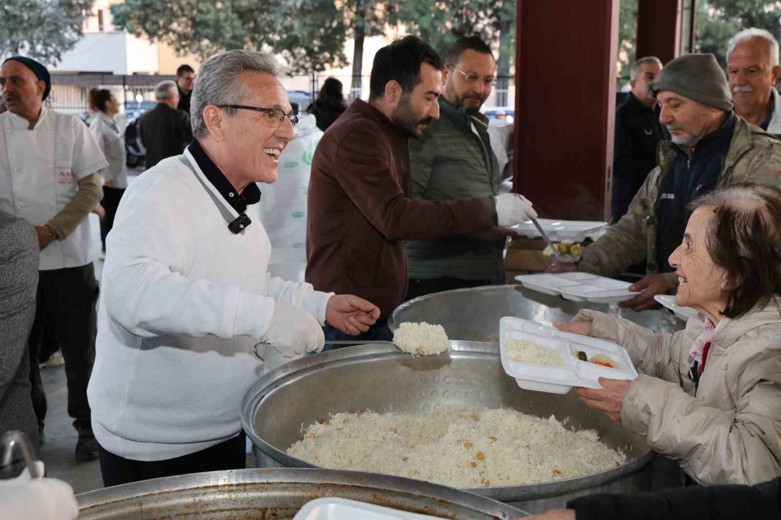 Nazilli Belediyesi Turan Mahallesi’nde gönül sofrası kurdu
