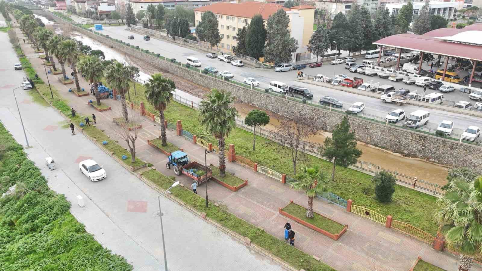 Nazilli Belediyesi yürüyüş yollarını bakıma aldı
