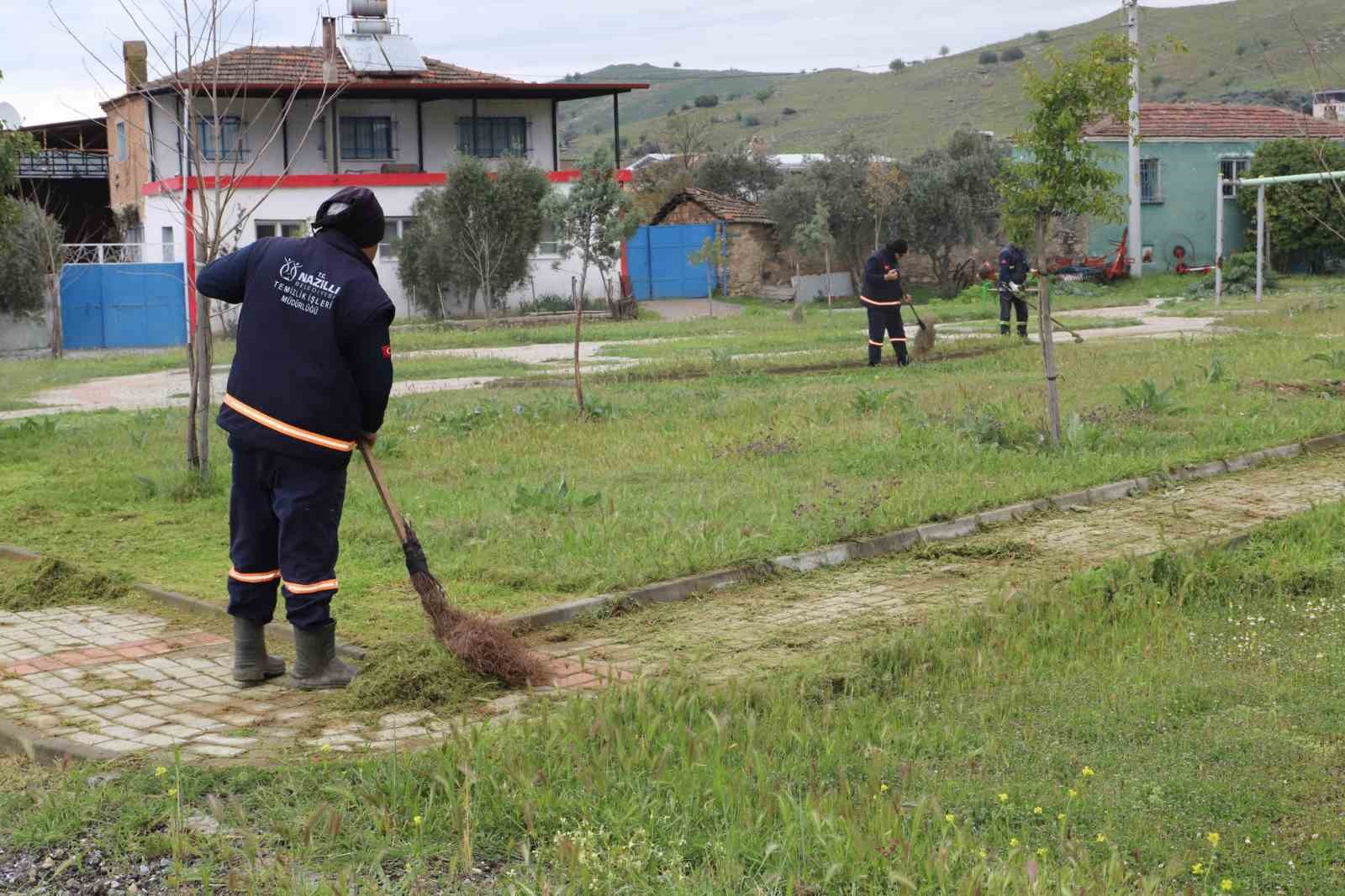 Nazilli Belediyesi’nden Esenköy’de temizlik çalışması
