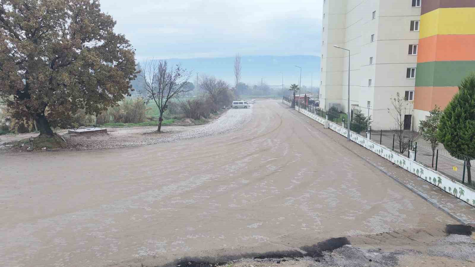 Nazilli Belediyesi’nden Yeşil Mahalle’ye 5 bin metrekarelik yol yatırımı
