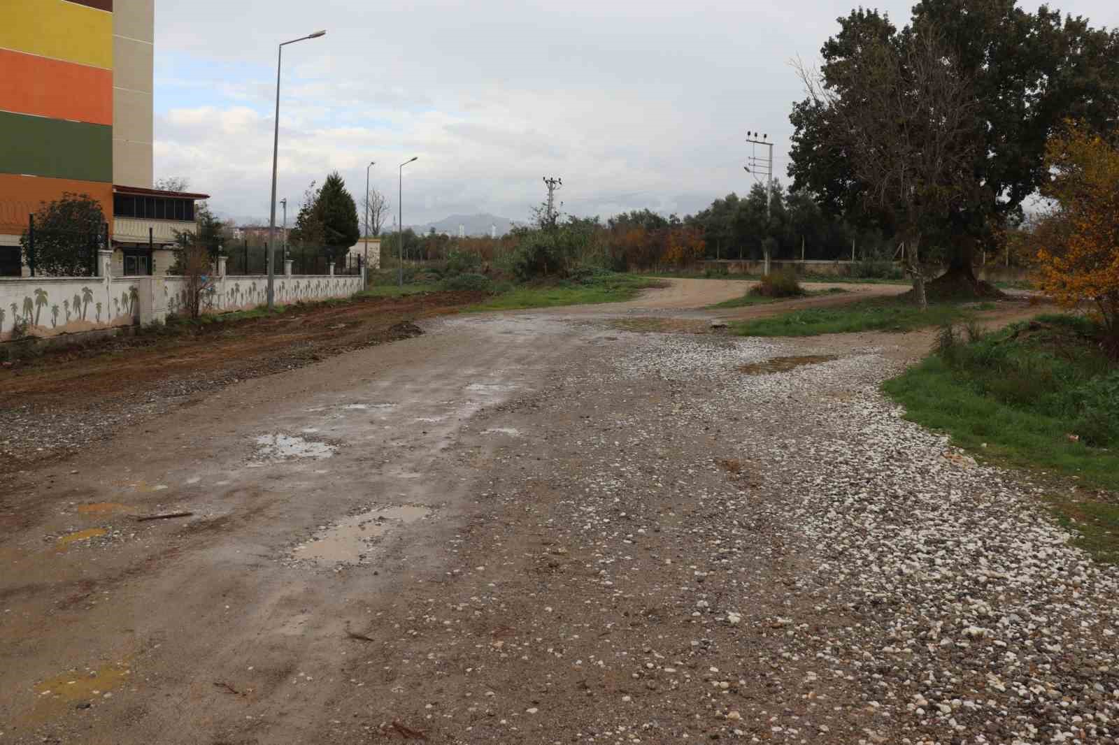 Nazilli Belediyesi’nden Yeşil Mahalle’ye 5 bin metrekarelik yol yatırımı
