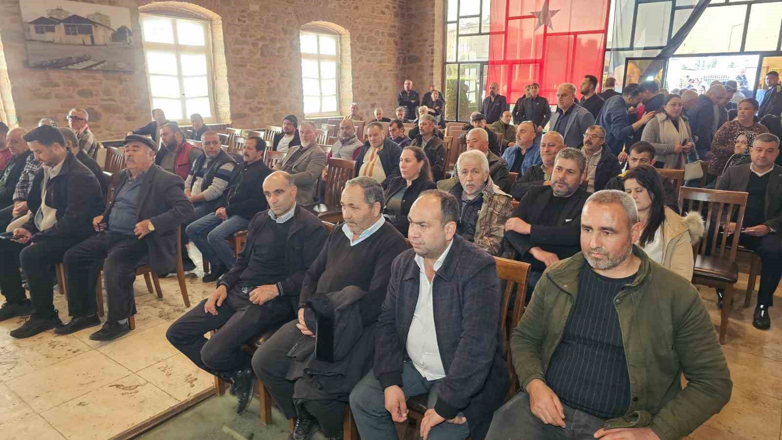 Nazilli Kahveciler Odası’nda Şenkal güven tazeledi
Nazilli Kahveciler Odası’nda Şenkal güven tazeledi