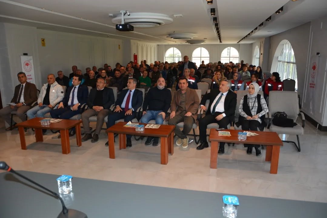 Nazilli’de kaliteli incir için toplantı düzenlendi
