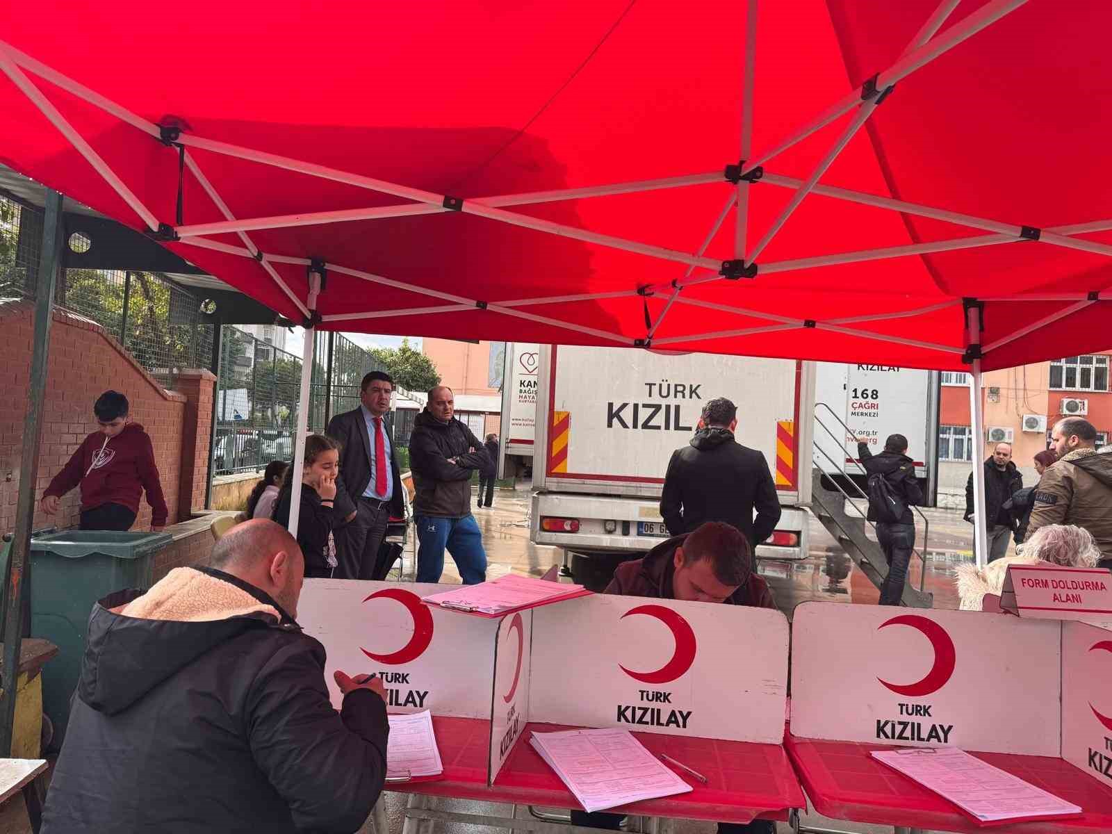 Nazilli’de öğrenci velilerinden kan bağışı yarışı
