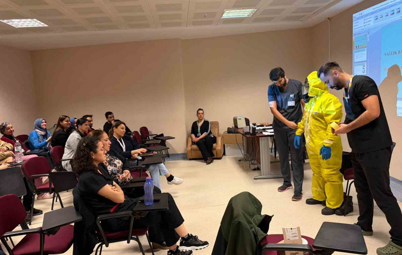 Nazilli’de sağlık çalışanlarına eğitim
