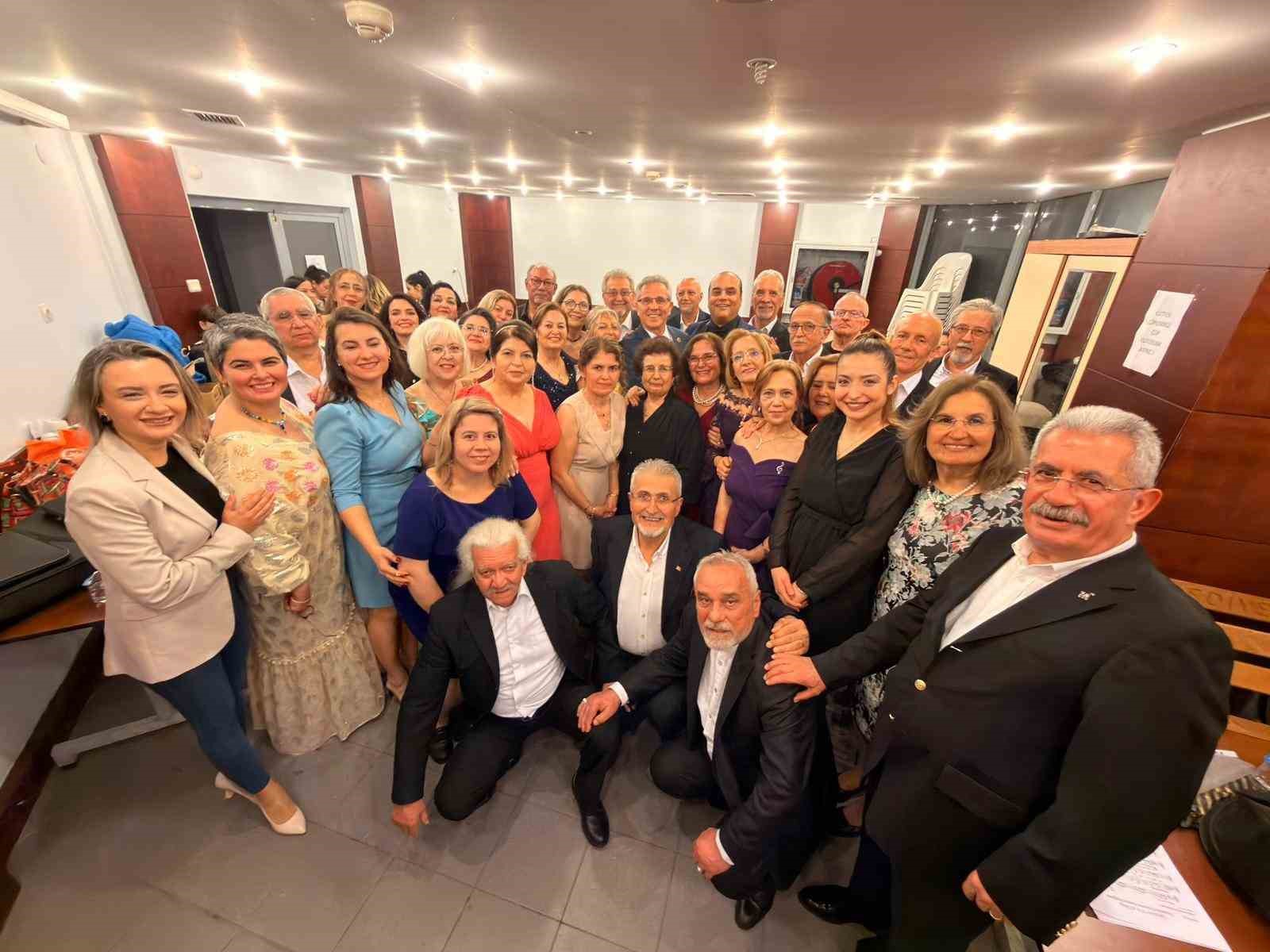 Nazilli’de "Şarkılarda Anılar" konserine vatandaşlar ilgi gösterdi
