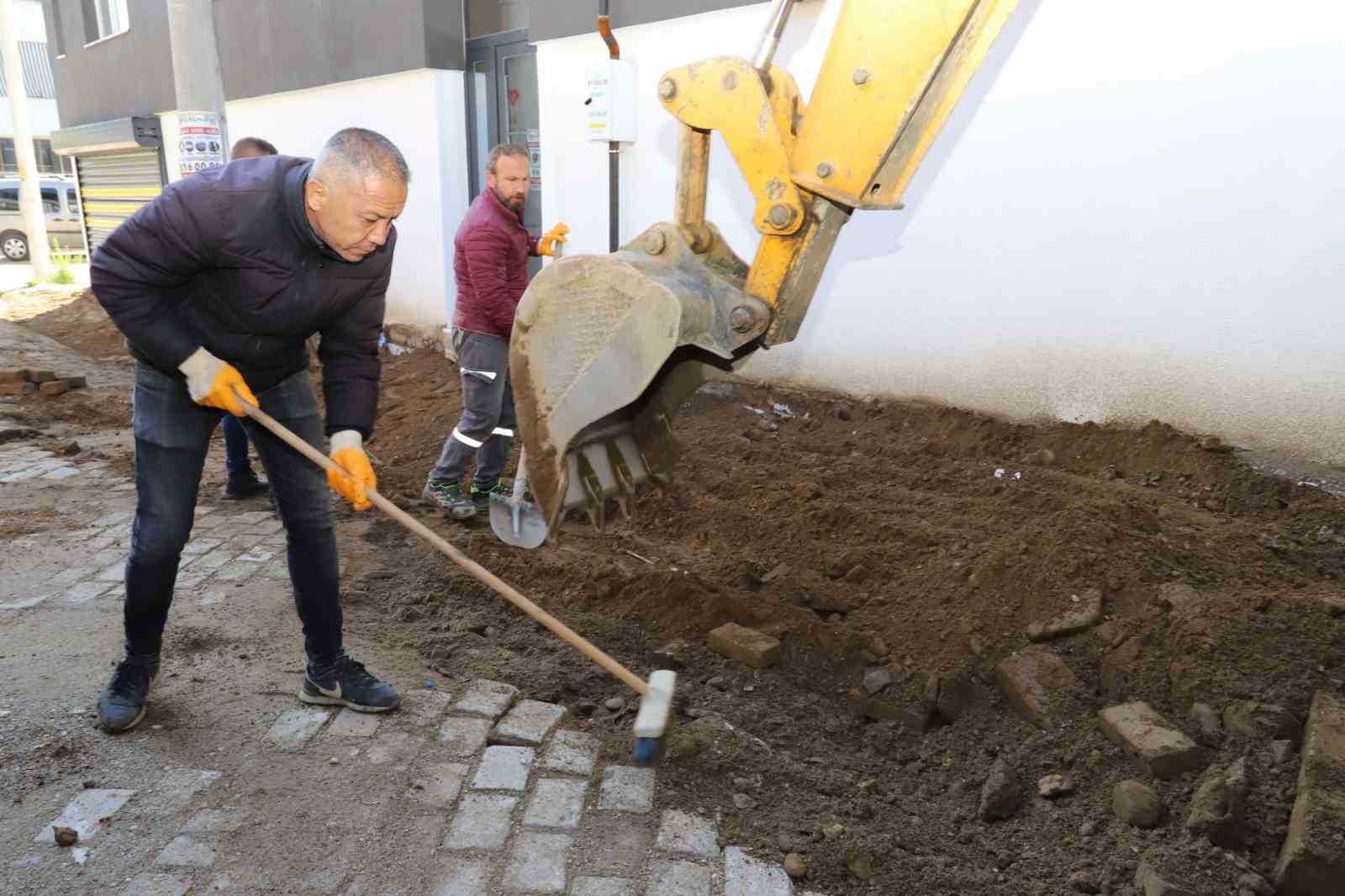 Nazilli’de yol bakım ve onarım çalışmaları sürüyor
