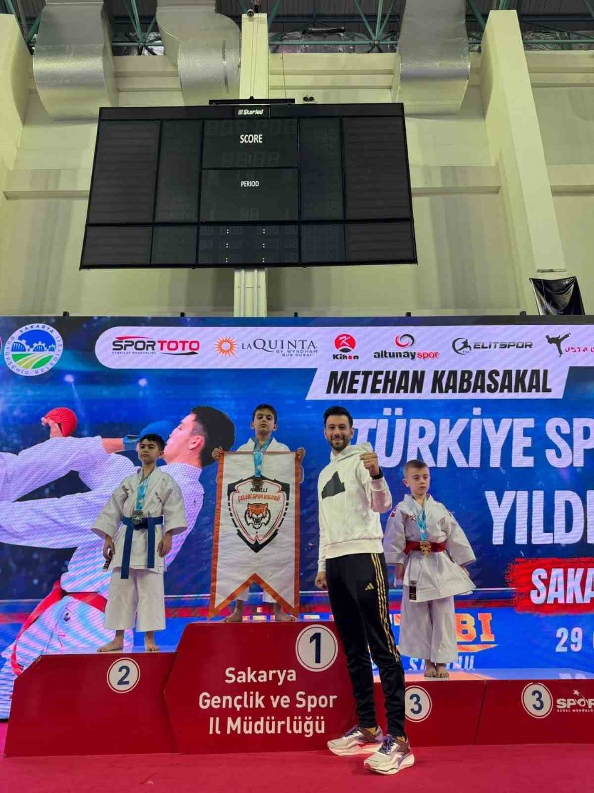 Nazillili minik karateci Türkiye şampiyonu oldu
