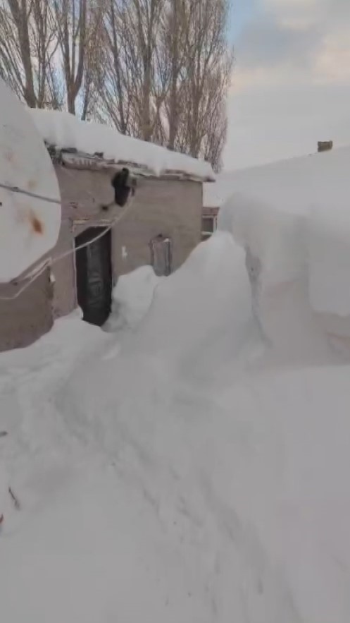 Ne Kamçatka, ne Alaska: Sivas’ta bina boyu kar yağdı
