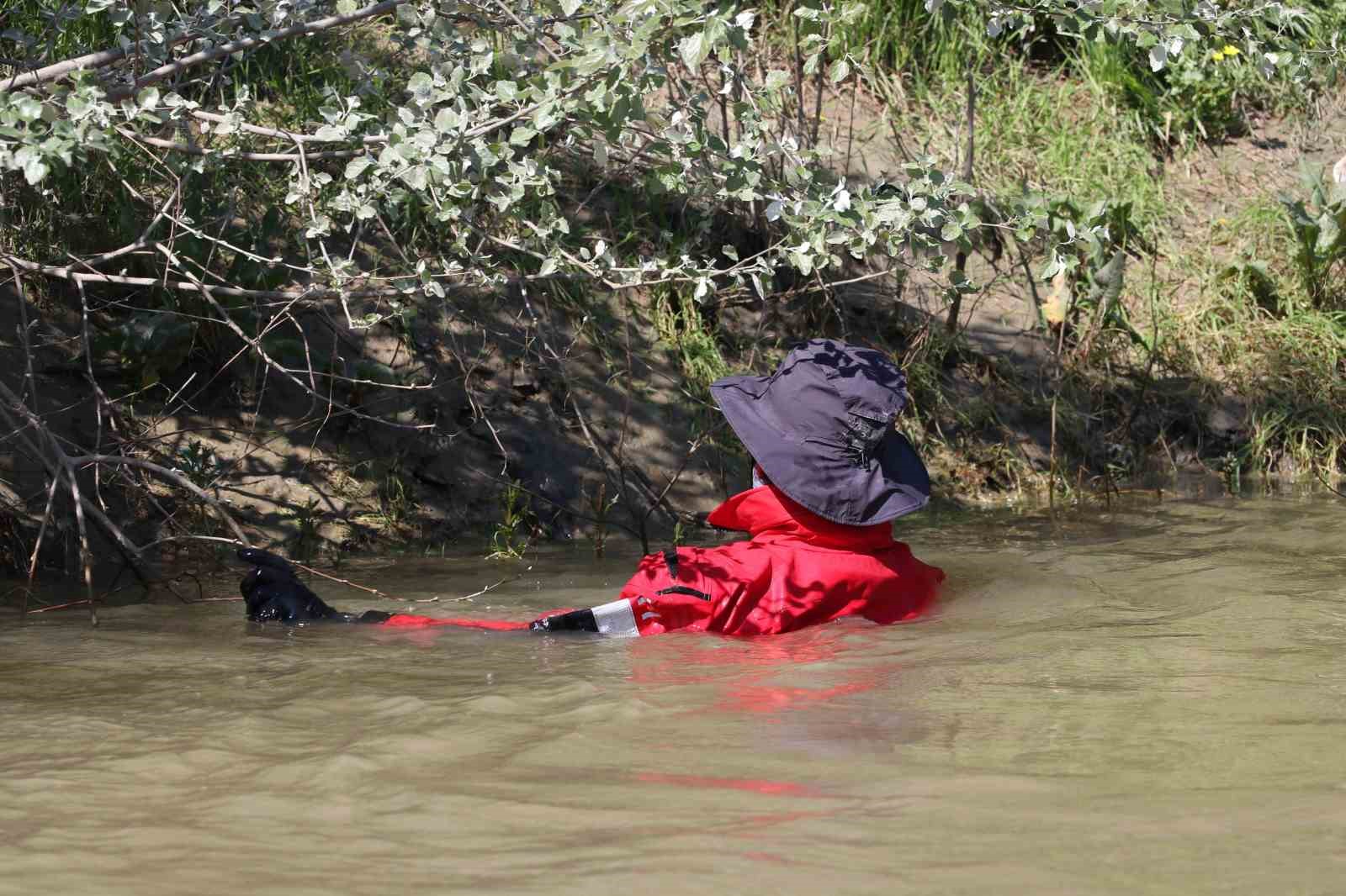 Nehre düşen çocuk için arama çalışmaları 6 gündür sürüyor
