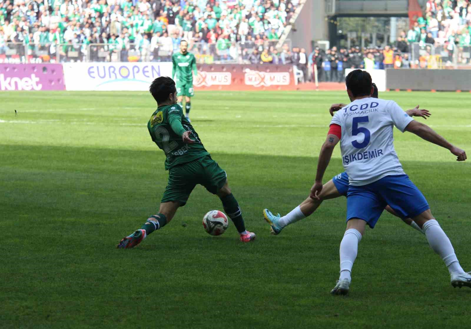 Nesine 2. Lig: Ankara Demirspor: 0 - Bursaspor: 1 (İlk yarı)
