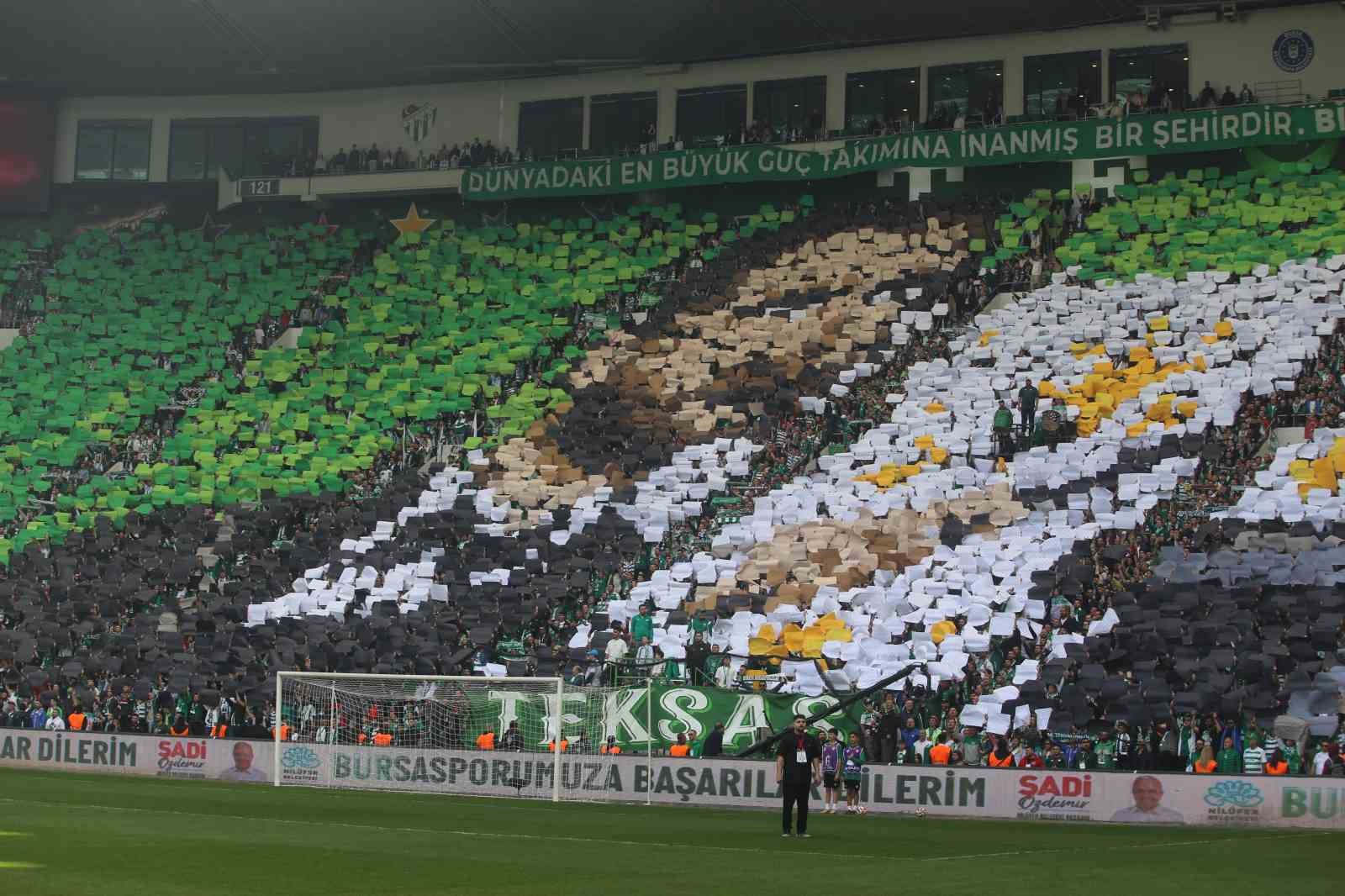 Nesine 2. Lig: Bursaspor: 1 - Somaspor: 0 (İlk yarı)
