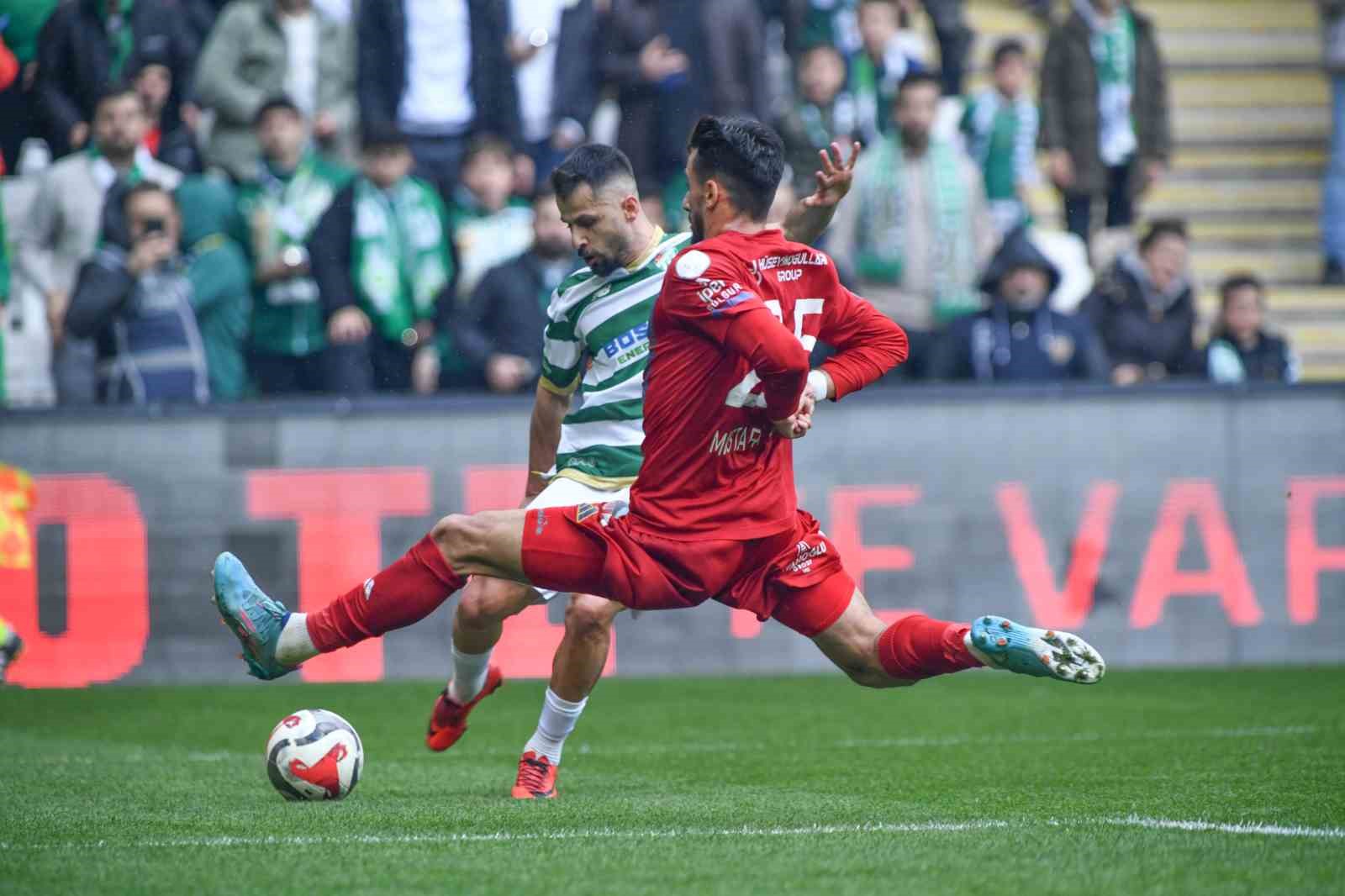 Nesine 2. Lig: Bursaspor: 2 - Mardin 1969 Spor: 0
