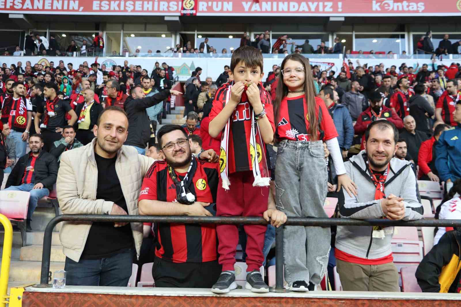 Nesine 3. Lig: Eskişehirspor: 3 - Balıkesirspor: 0
