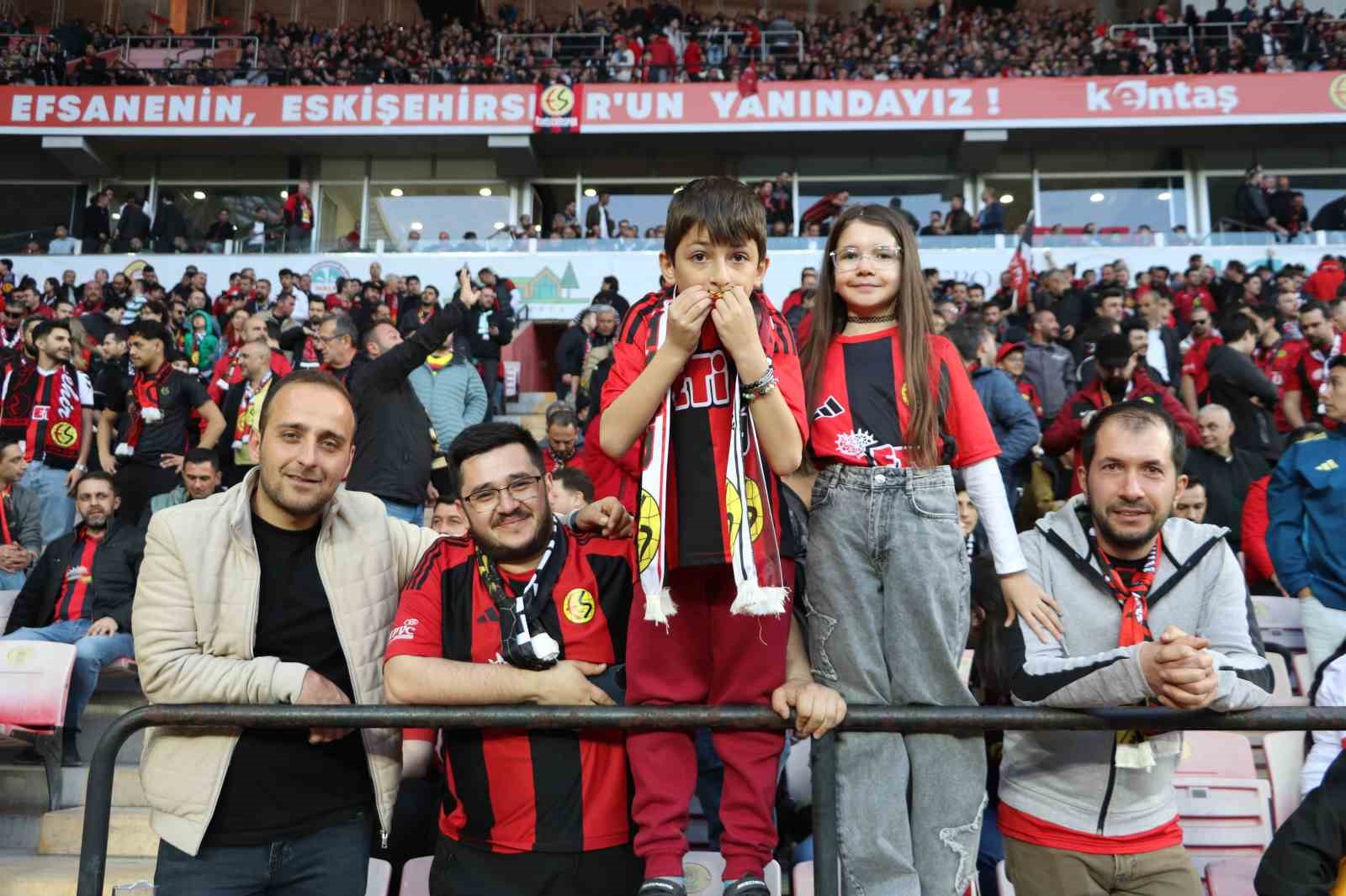 Nesine 3. Lig: Eskişehirspor: 3 - Balıkesirspor: 0
