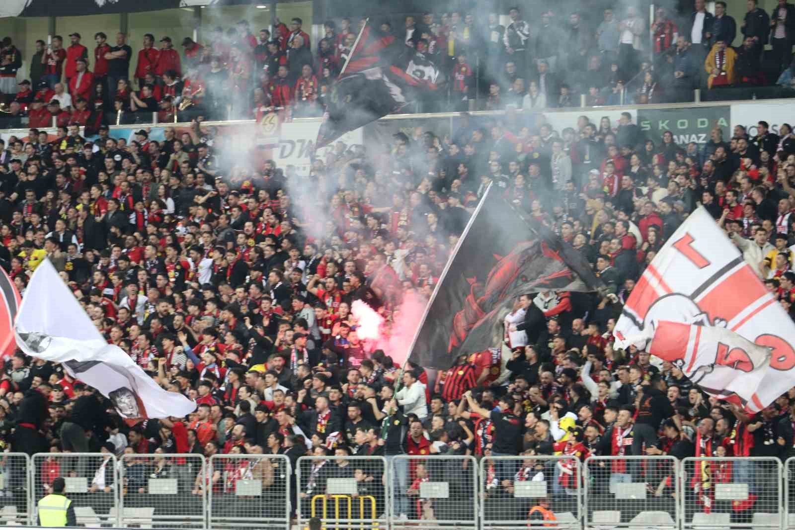 Nesine 3. Lig: Eskişehirspor: 3 - Balıkesirspor: 0
