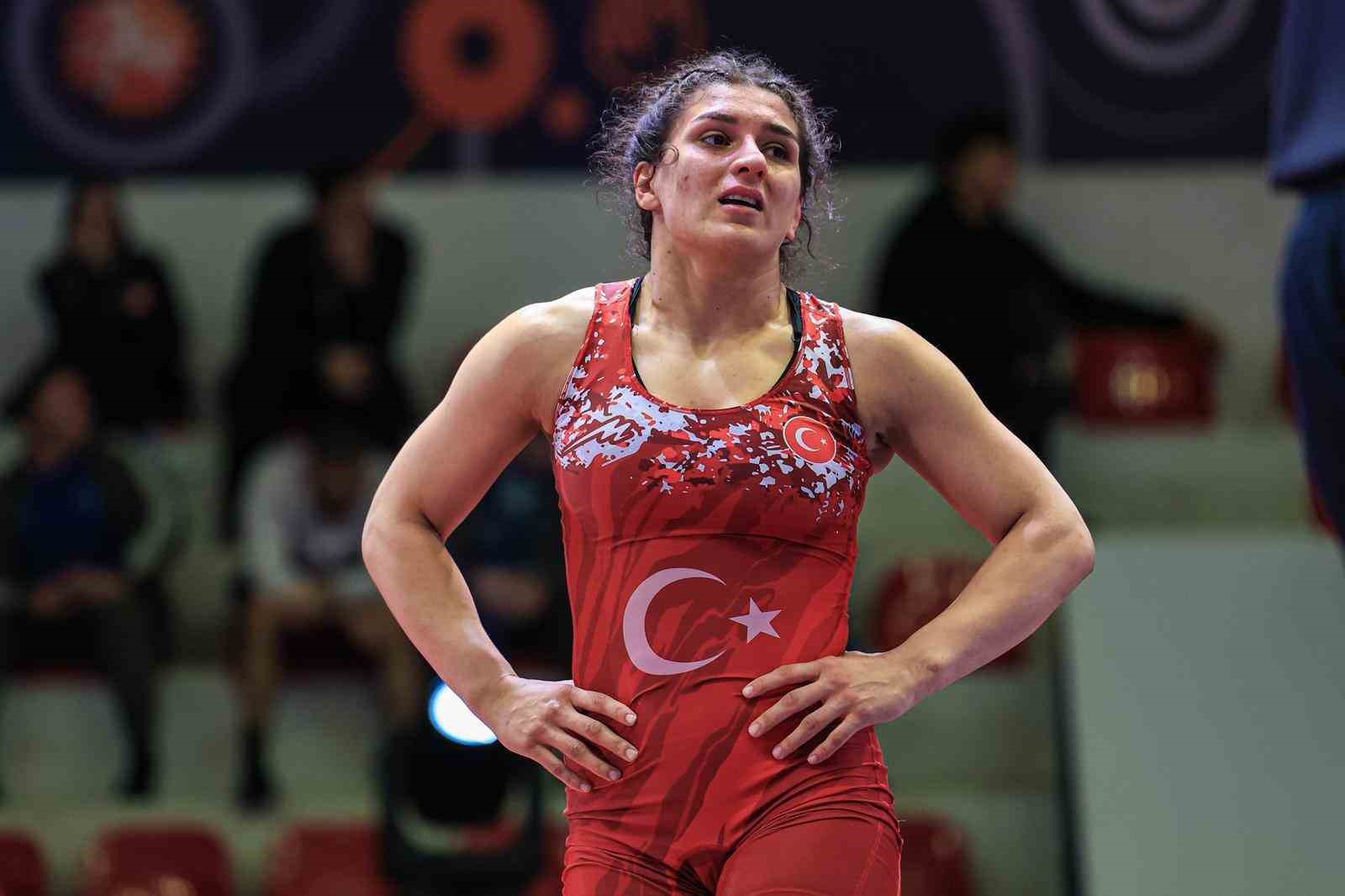 Nesrin Baş’tan bronz madalya
